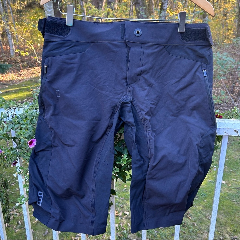 ION Women’s Scrub Mesh Bike Shorts - Black Medium